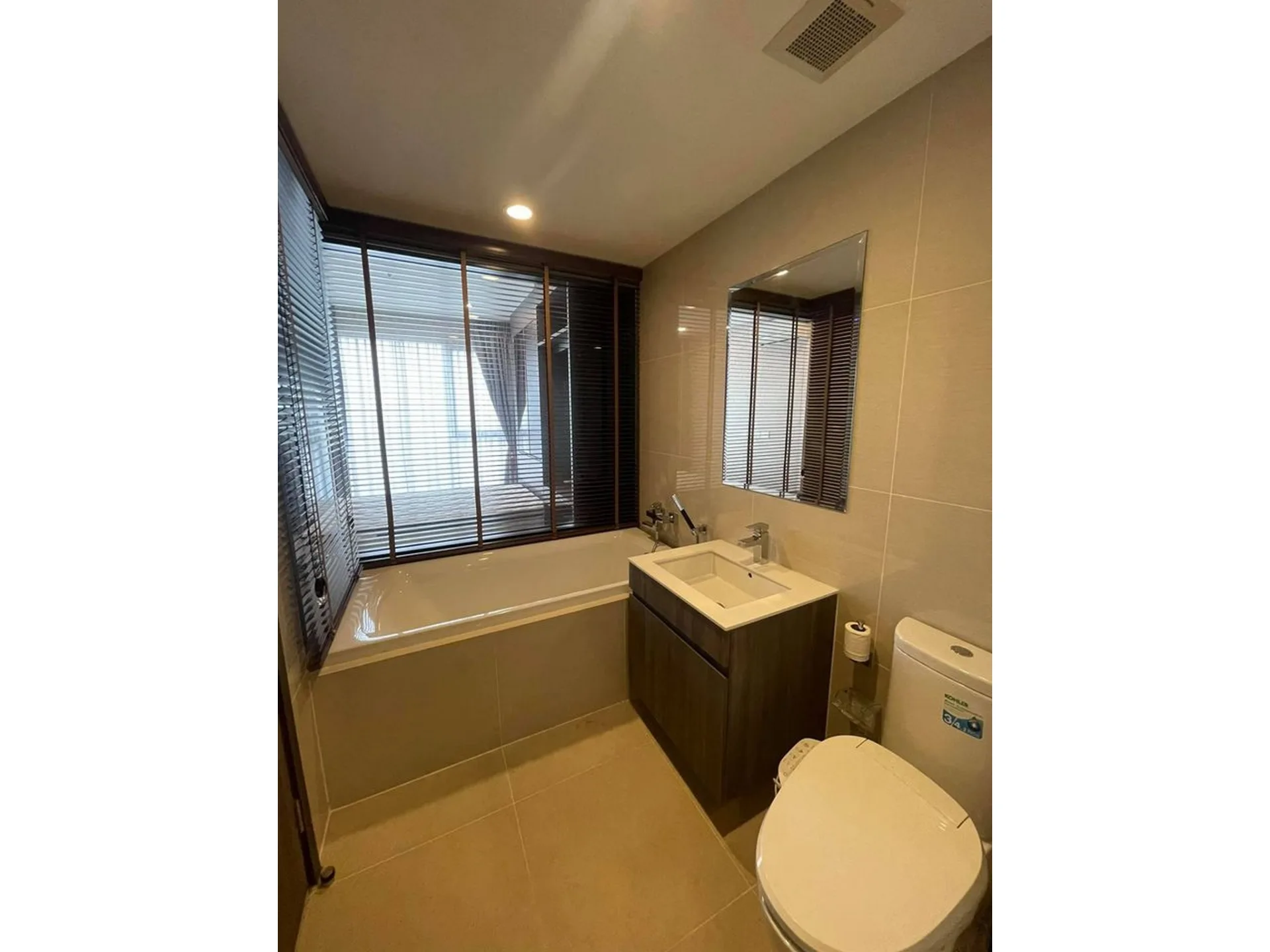 Property photos for IDEO Mobi Sukhumvit 66
