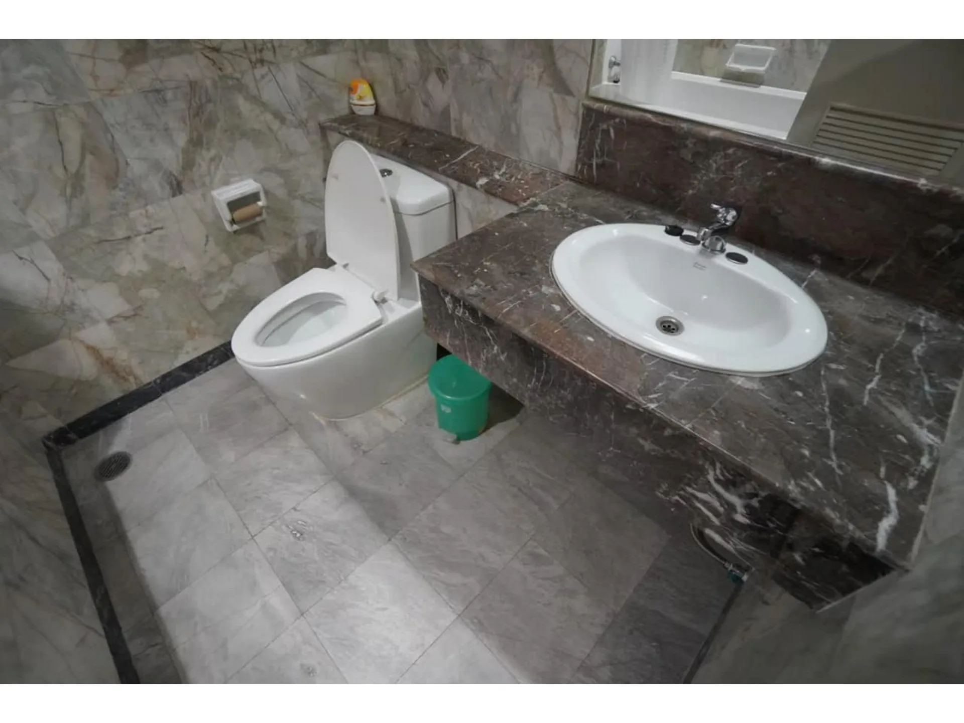 Property photos for The Royal Place 2