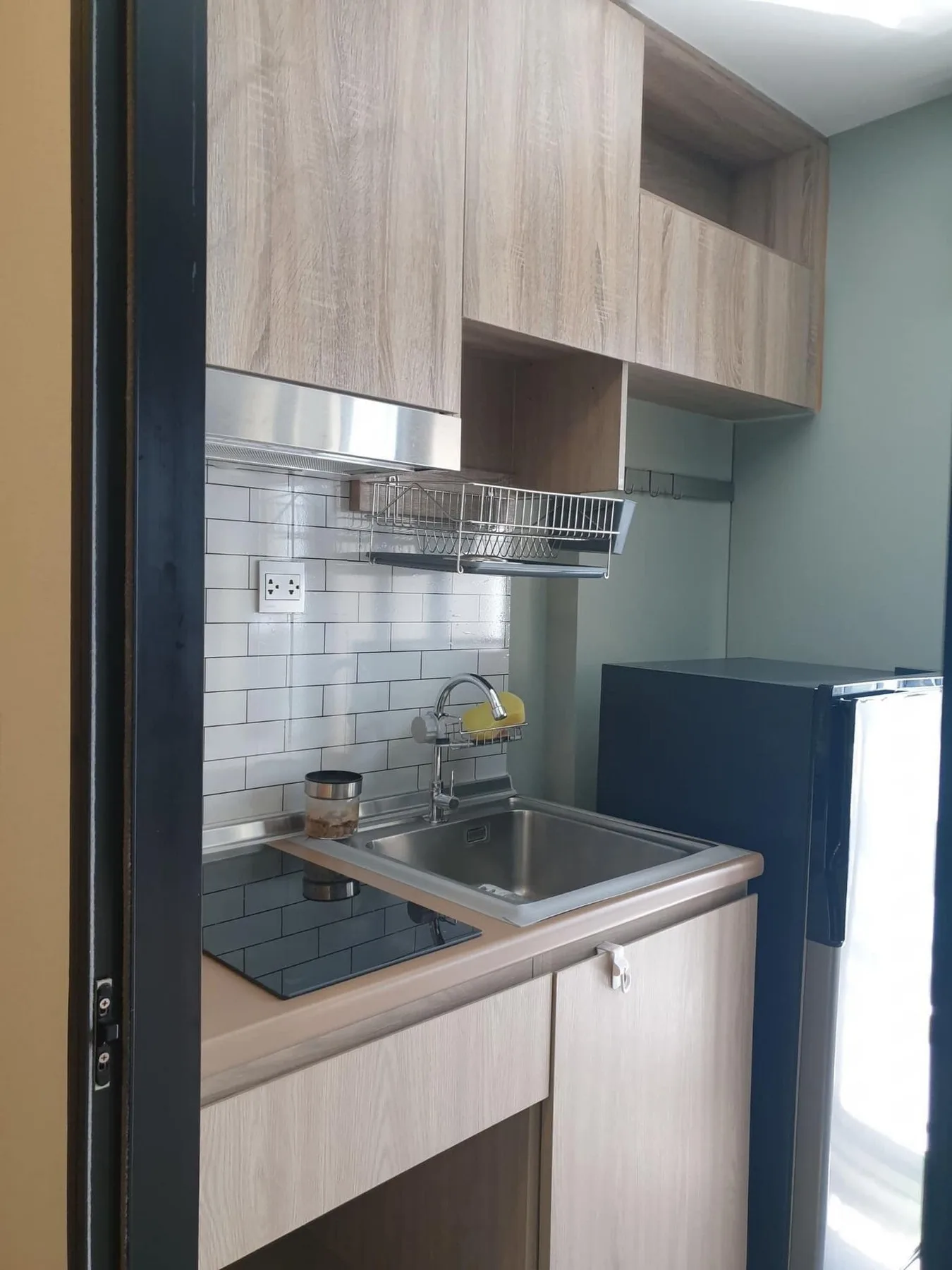 Property photos for Brown Condo Huaikwang