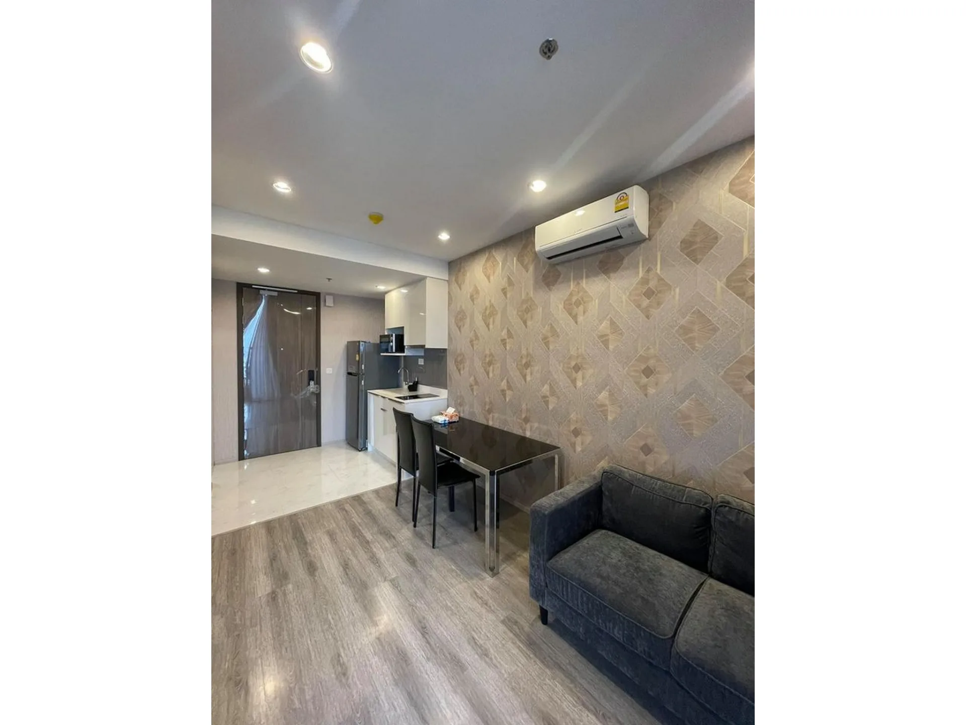 Property photos for IDEO Mobi Sukhumvit 66