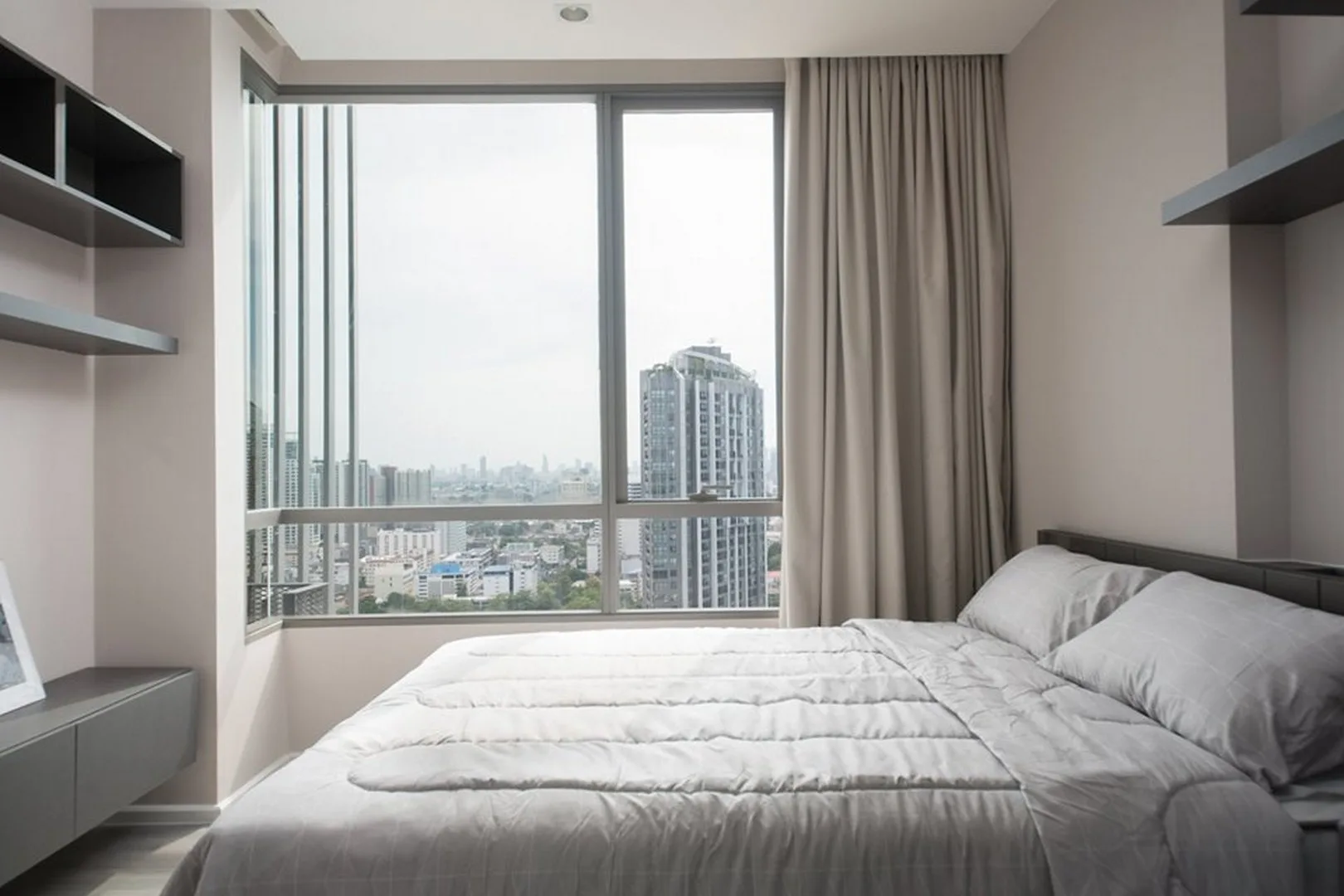 Property photos for The Room Sukhumvit 69