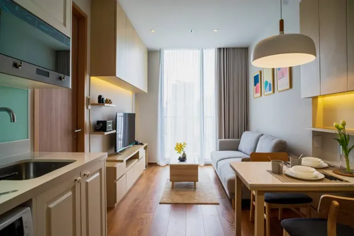 Property photos for Noble BE 33