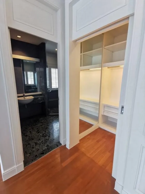 Property photos for Royal Residence Park