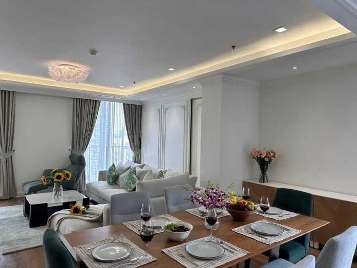 Property photos for Noble BE 33