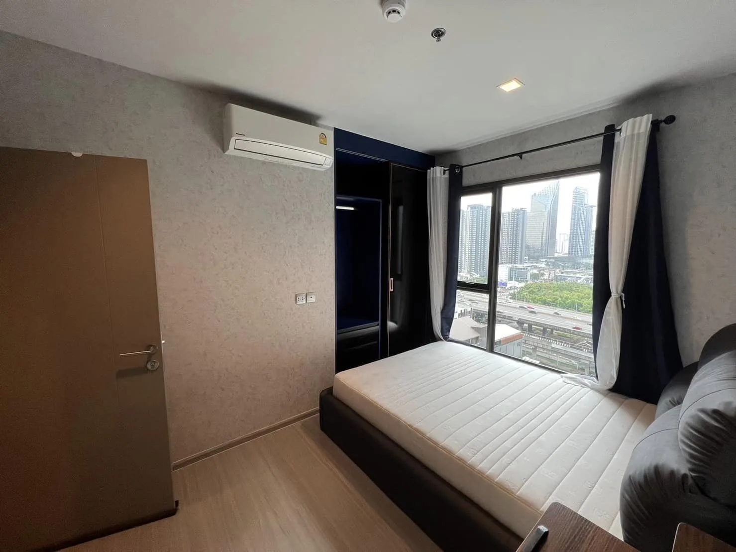 Property photos for LIFE Asoke - Rama 9
