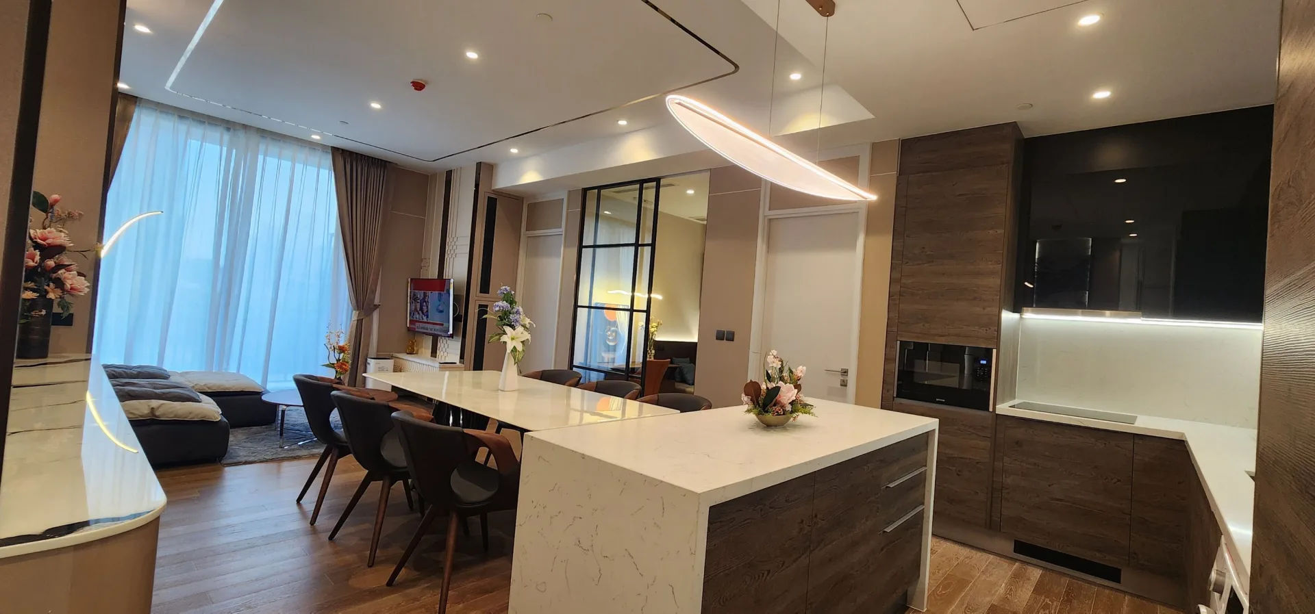 Property photos for Muniq Langsuan