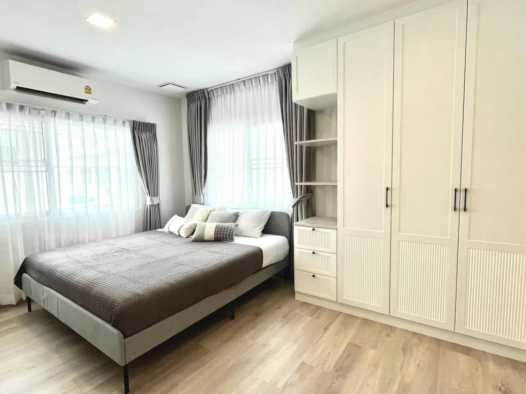 Property photos for Villaggio Srinakarin-bangna