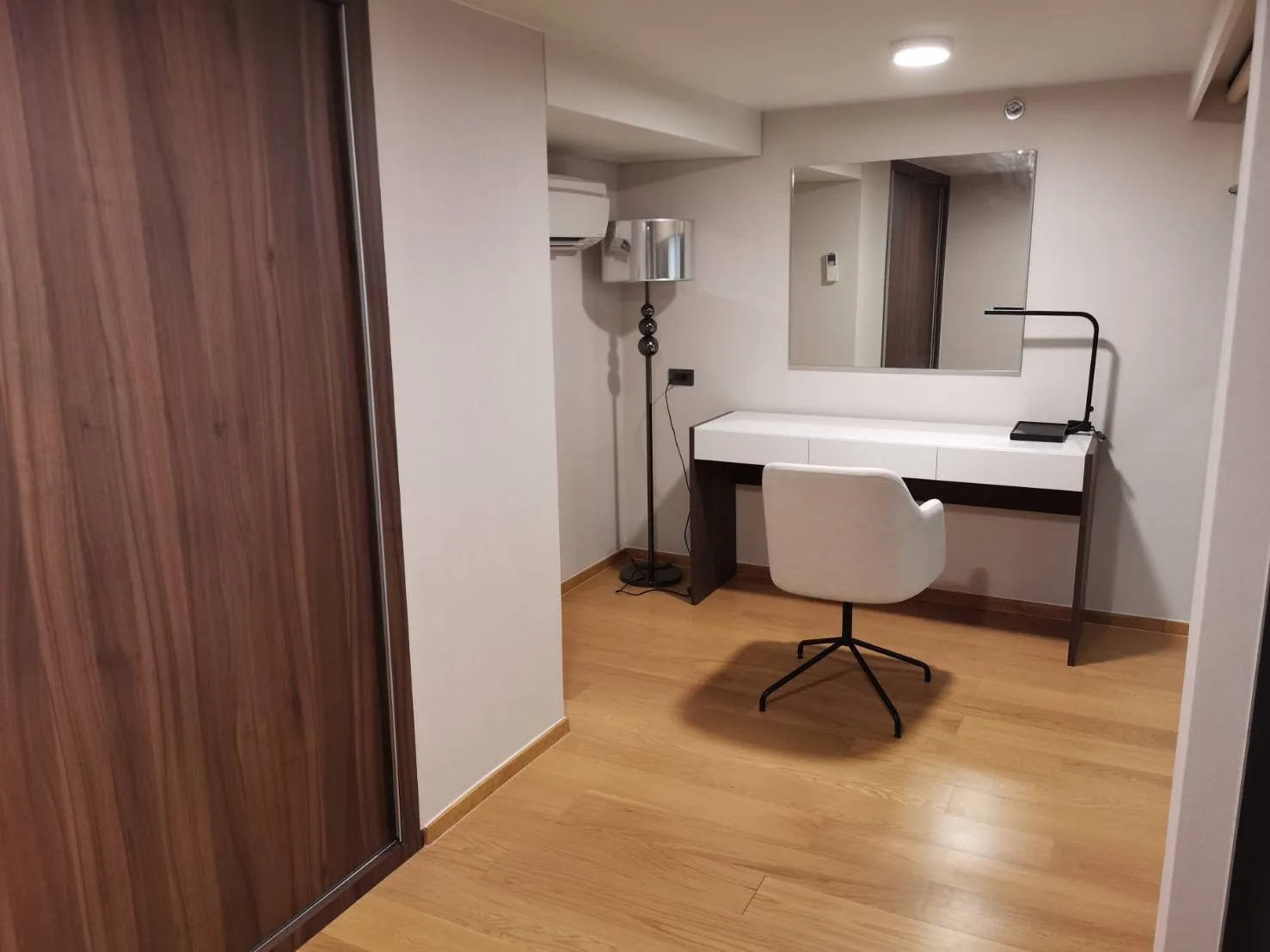 Property photos for The Crest Sukhumvit 34