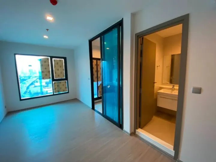 Property photos for Life Asoke Hype