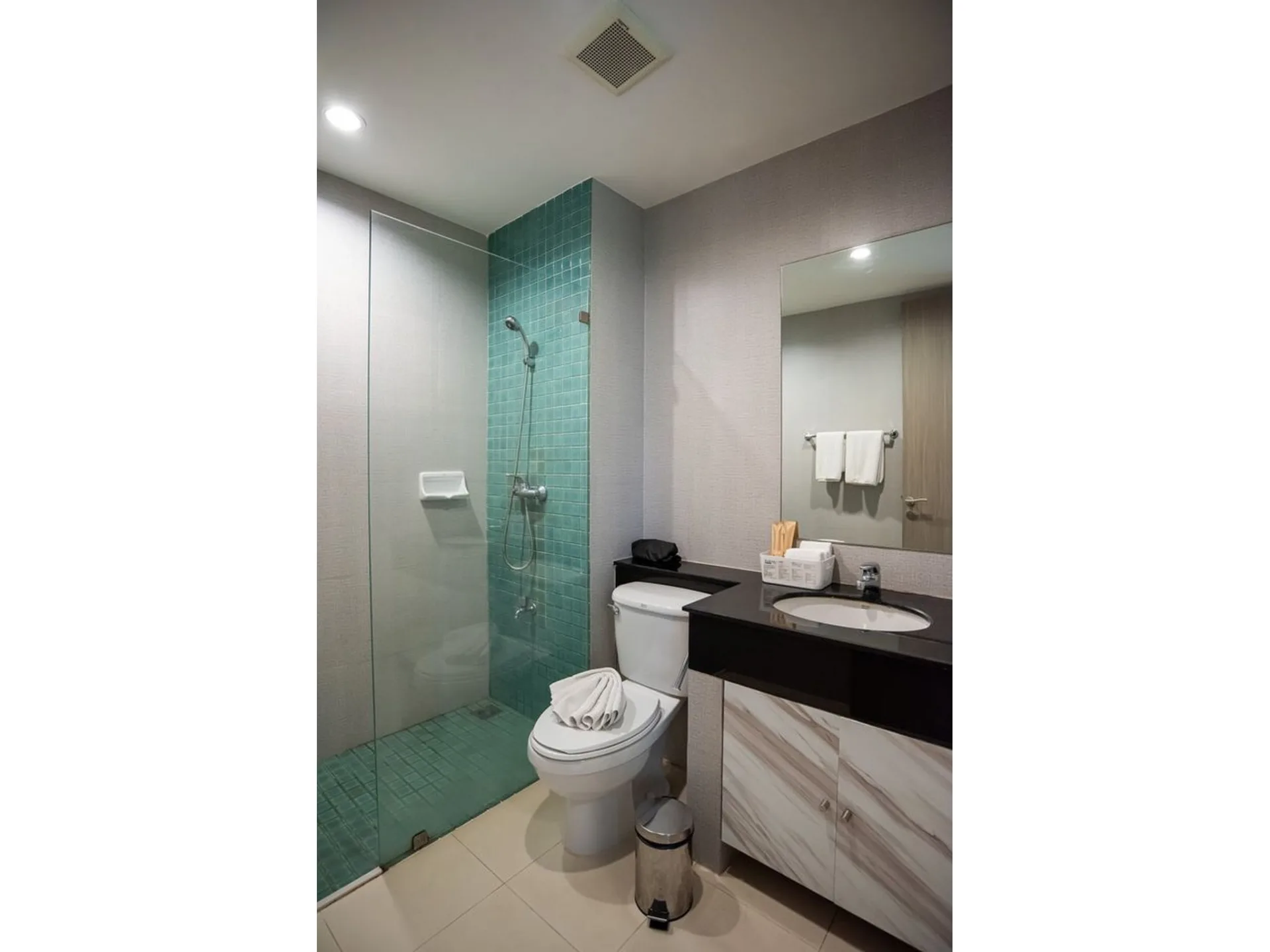Property photos for Benviar Tonson Residence