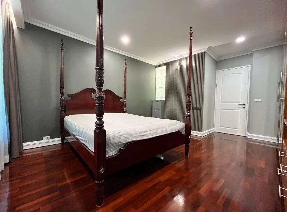 Property photos for Yen Akard Garden