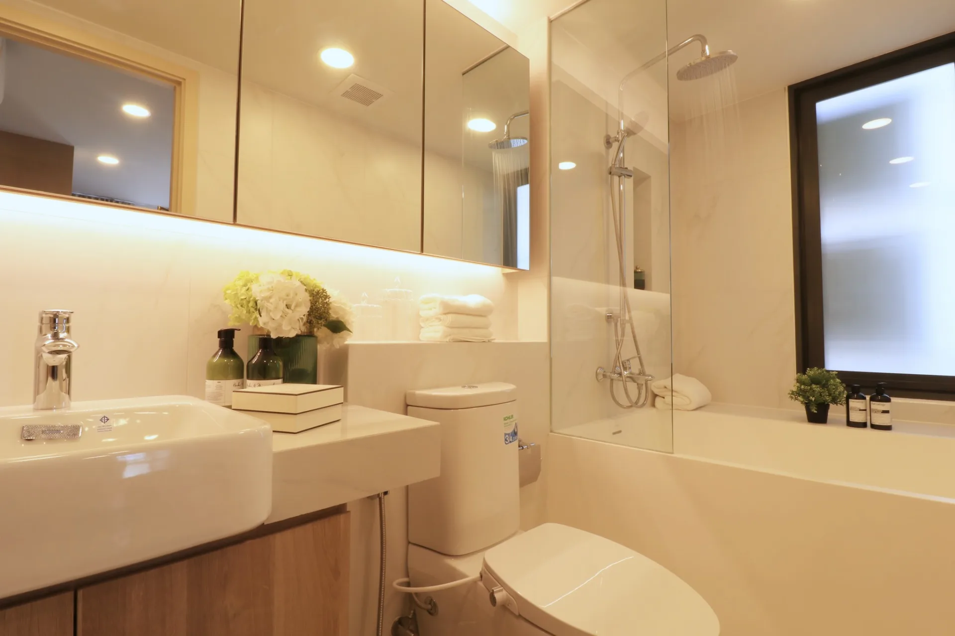 Property photos for Walden Asoke
