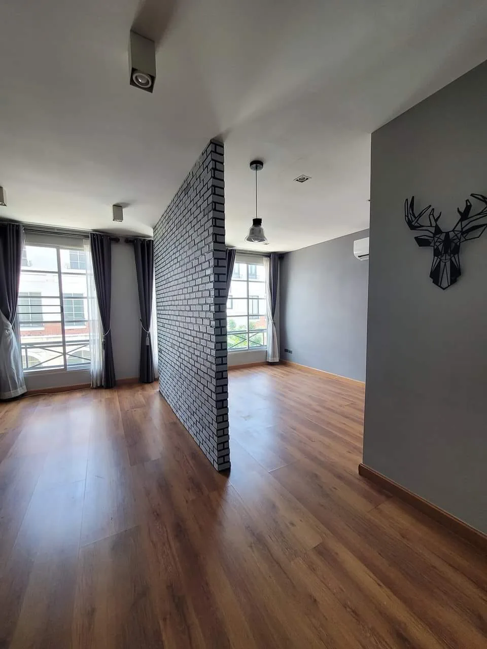 Property photos for Baan Klang Krung Sathon-narathiwas