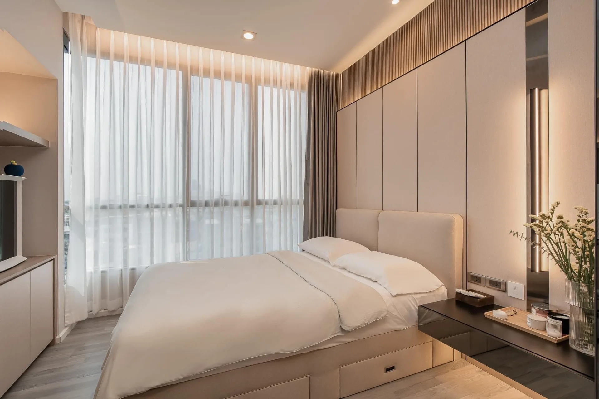 Property photos for The Room Sathorn - St.Louis