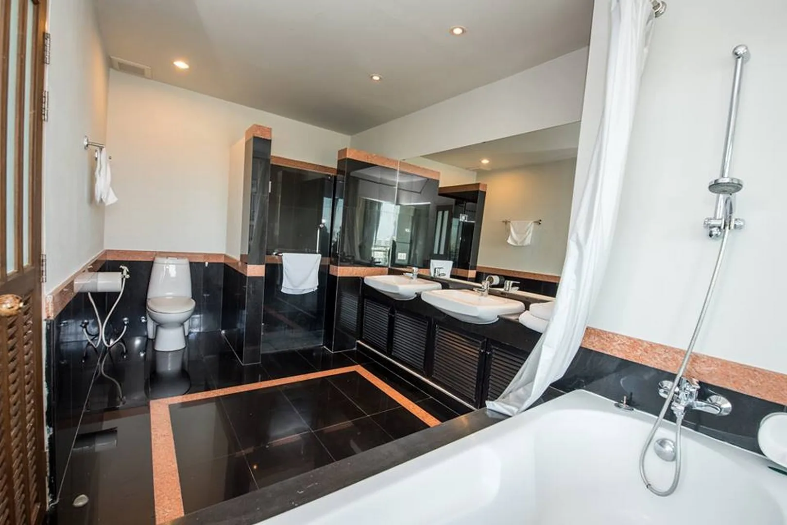 Property photos for Baan Thirapa