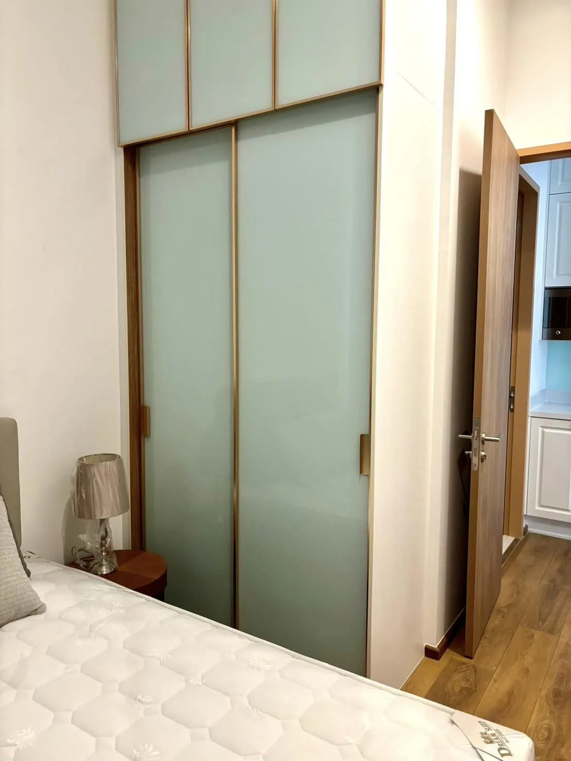 Property photos for Noble BE 33