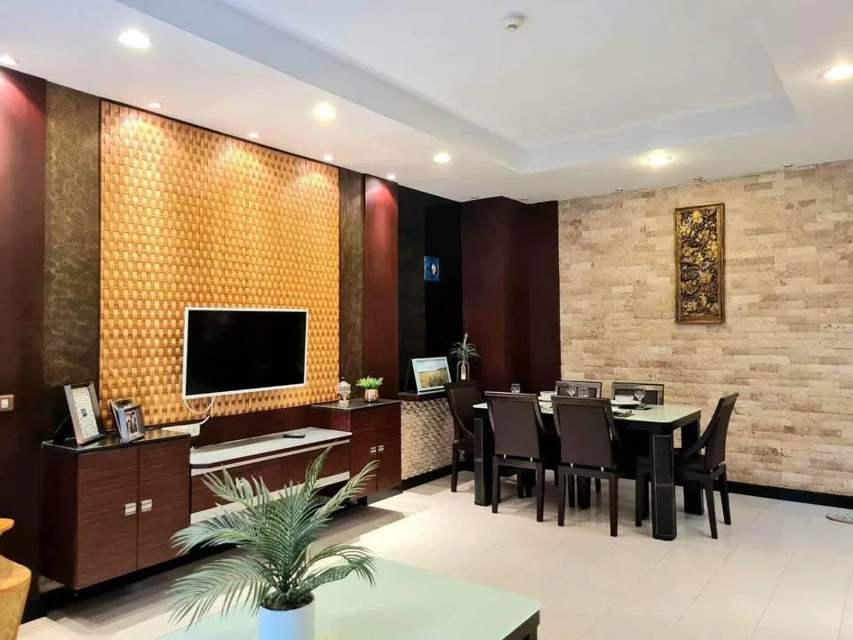 Property photos for Avenue 61