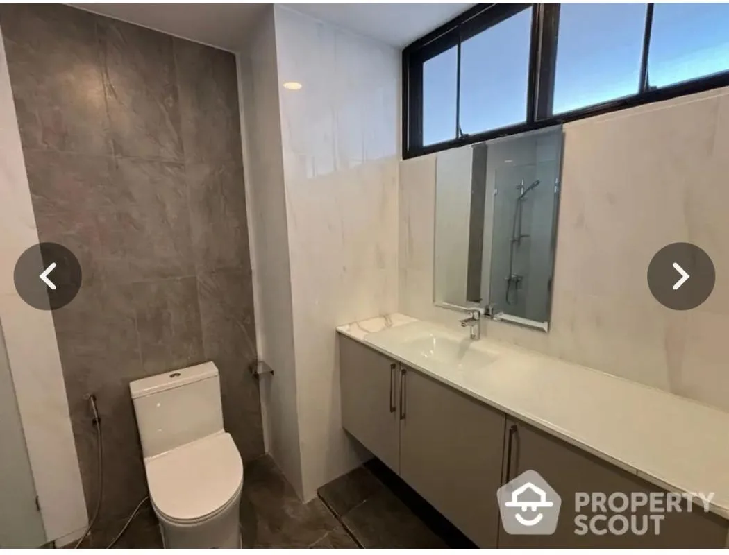 Property photos for Tongtip Mansion