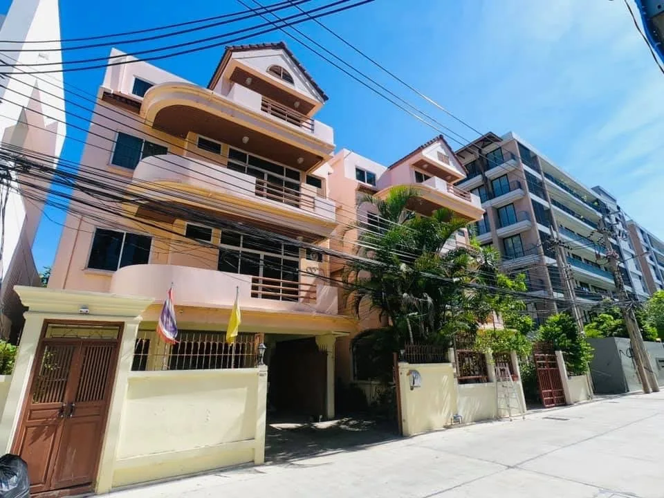Property photos for Single House Sukhumvit 31 Alley, Lane 2
