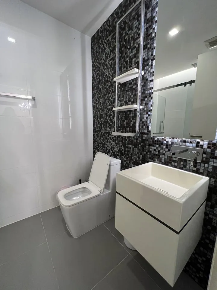 Property photos for The Room Sukhumvit 69