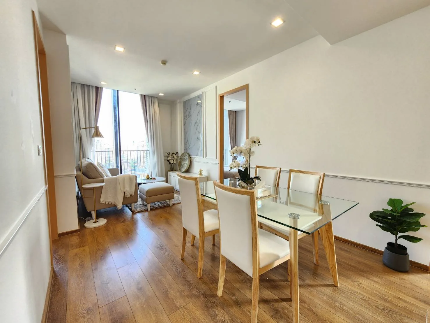 Property photos for Noble BE 33