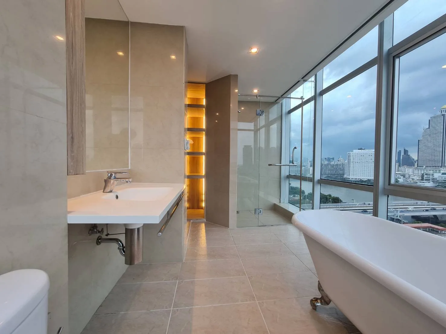 Property photos for Baan Sathorn Chaopraya