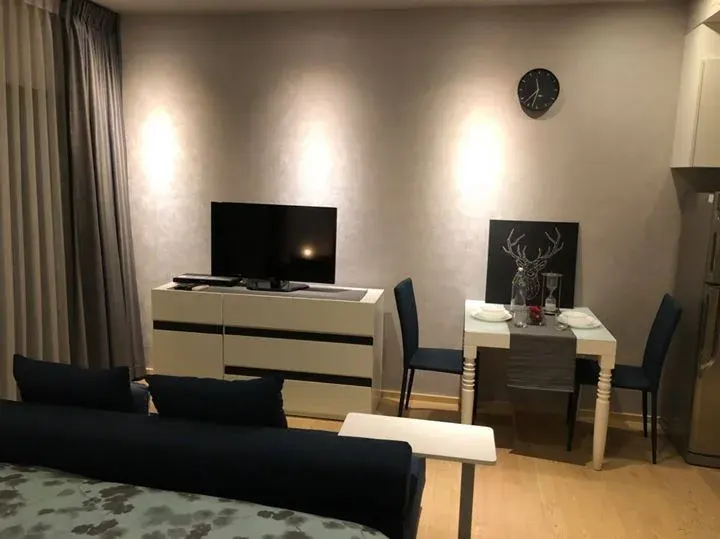 Property photos for Noble Refine