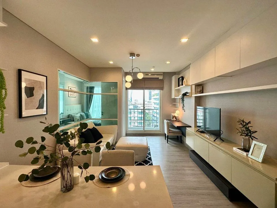 Property photos for Ivy Thonglor