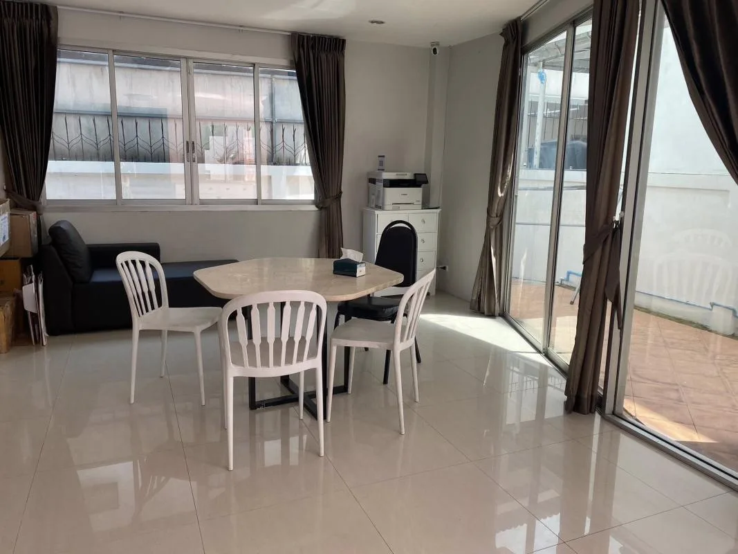 Property photos for Arena Garden Onnut 44
