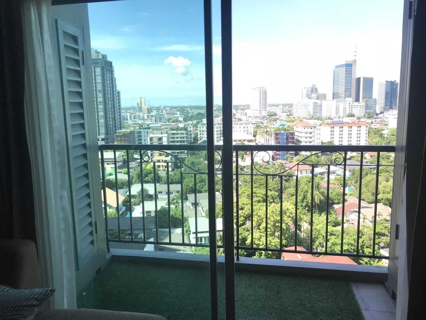 Property photos for The Crest Sukhumvit 34