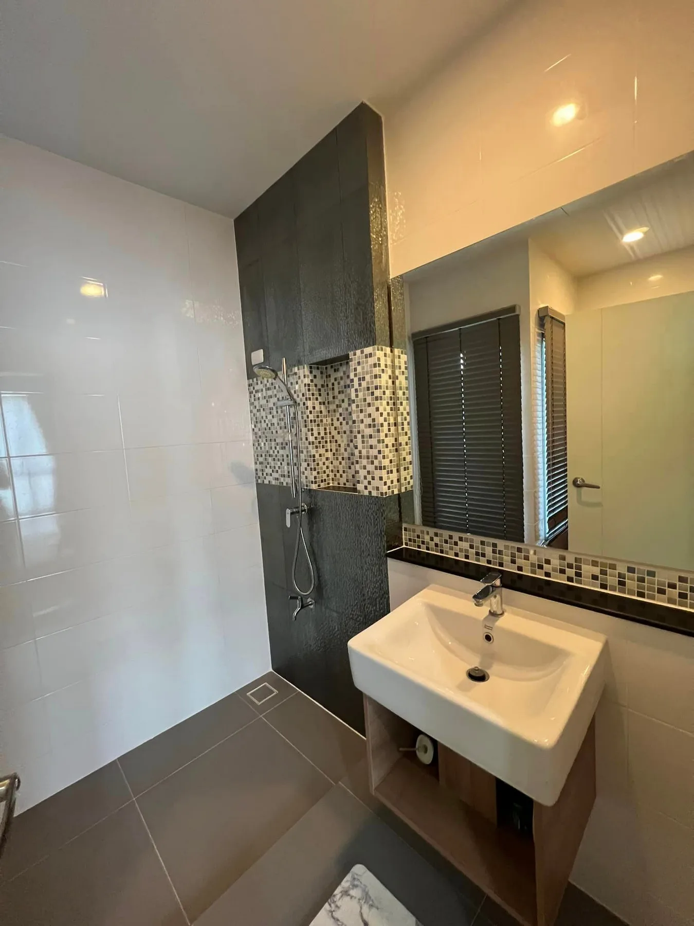 Property photos for Baan Klang Muang Rama 9