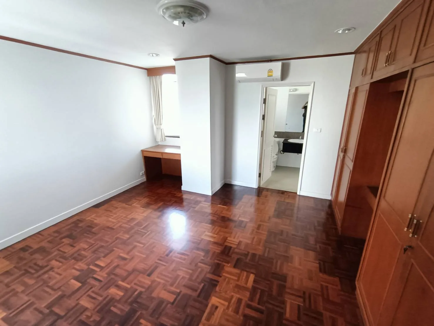 Property photos for Tongtip Mansion