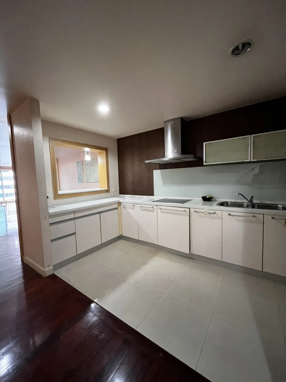 Property photos for Urbana Sukhumvit 15