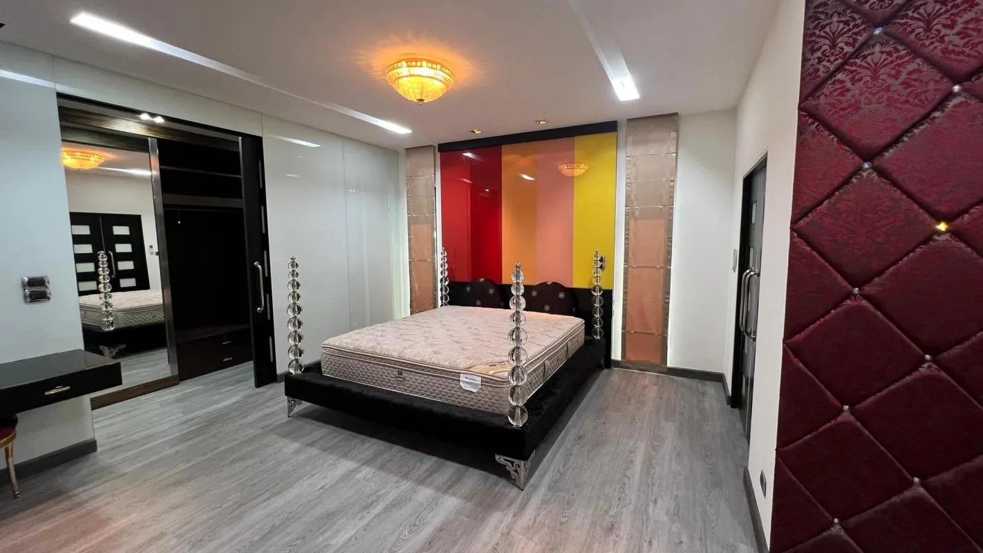 Property photos for Townhouse Suk 26