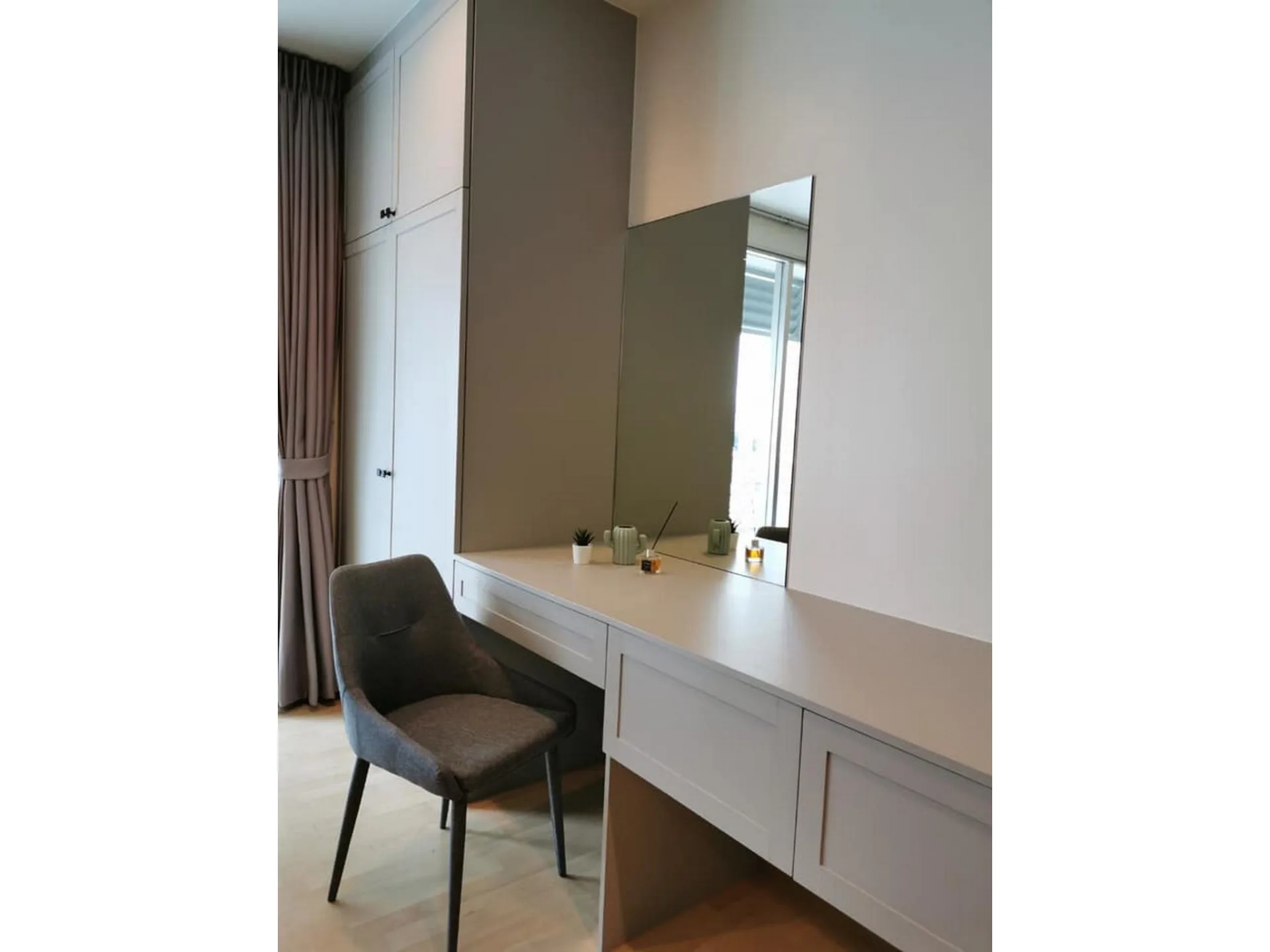 Property photos for Noble Lite