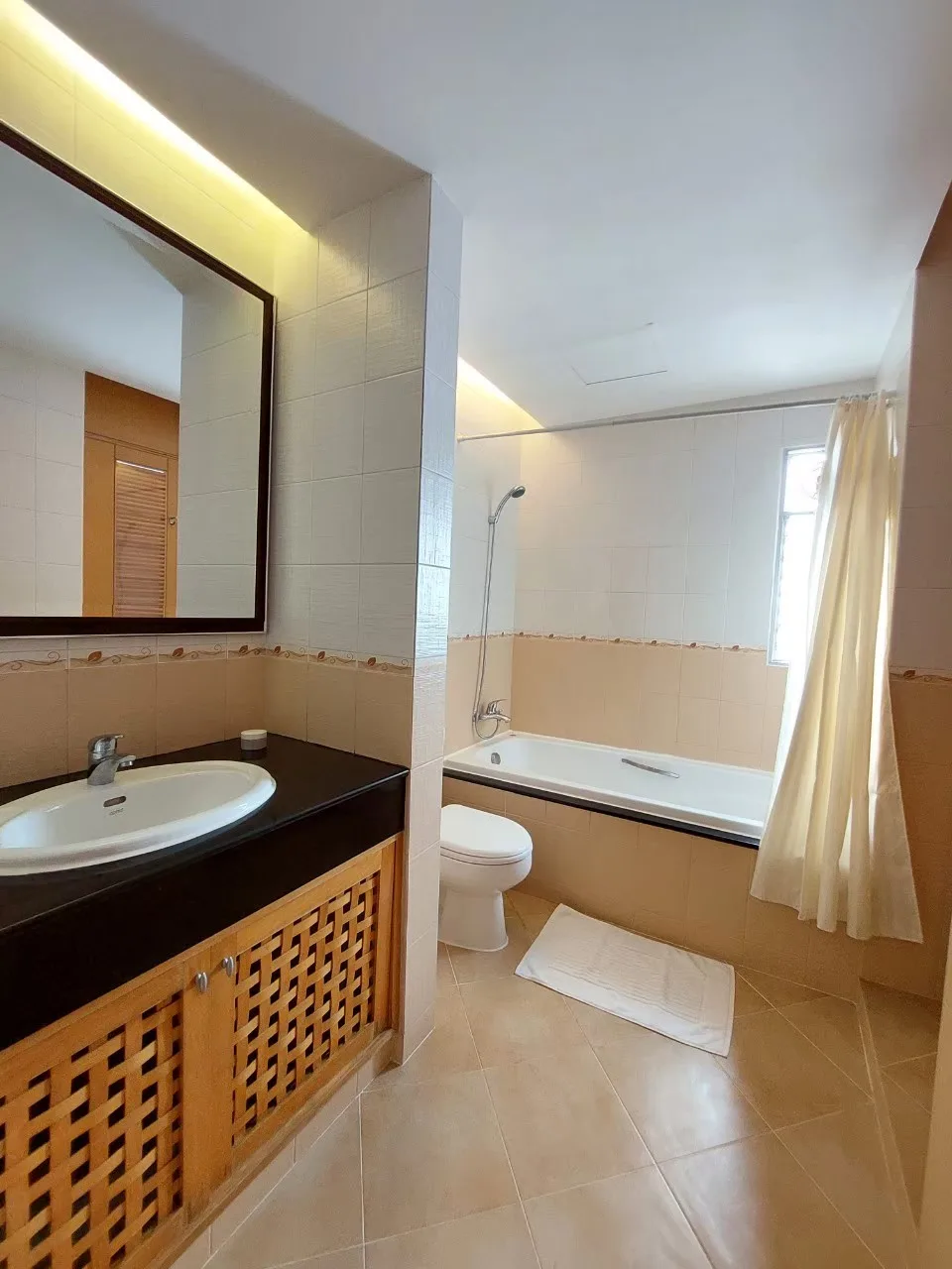 Property photos for Esmeralda Apartments