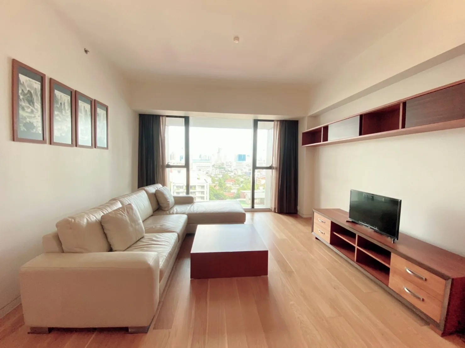 Property photos for The Met
