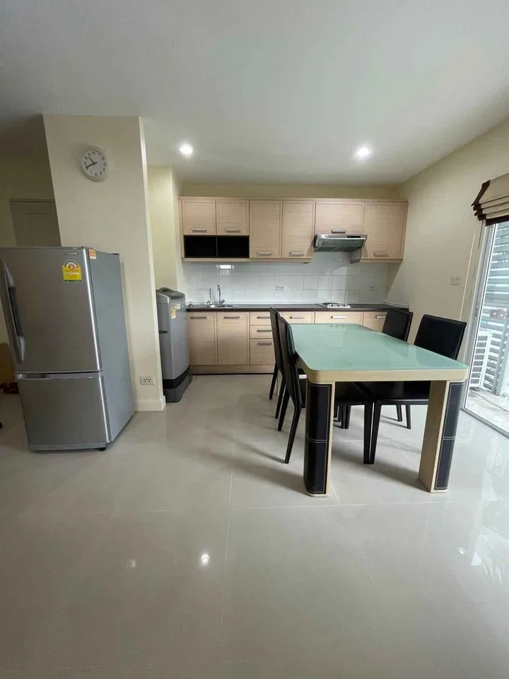 Property photos for Metro Park Sathorn
