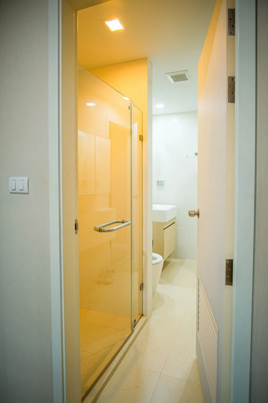 Property photos for Metro Luxe Rama 4