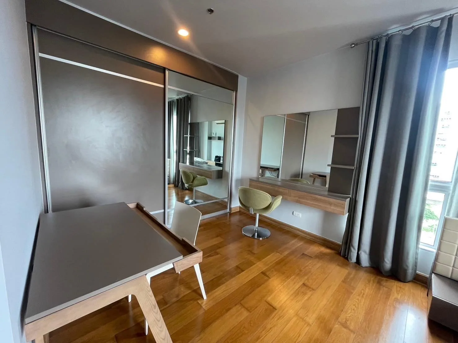 Property photos for Hive Taksin