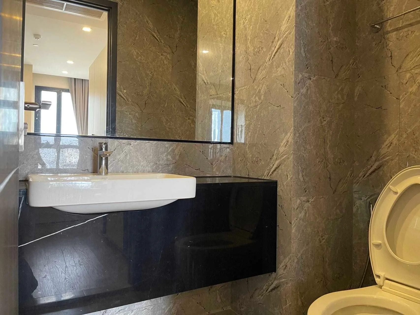 Property photos for Ashton Asoke