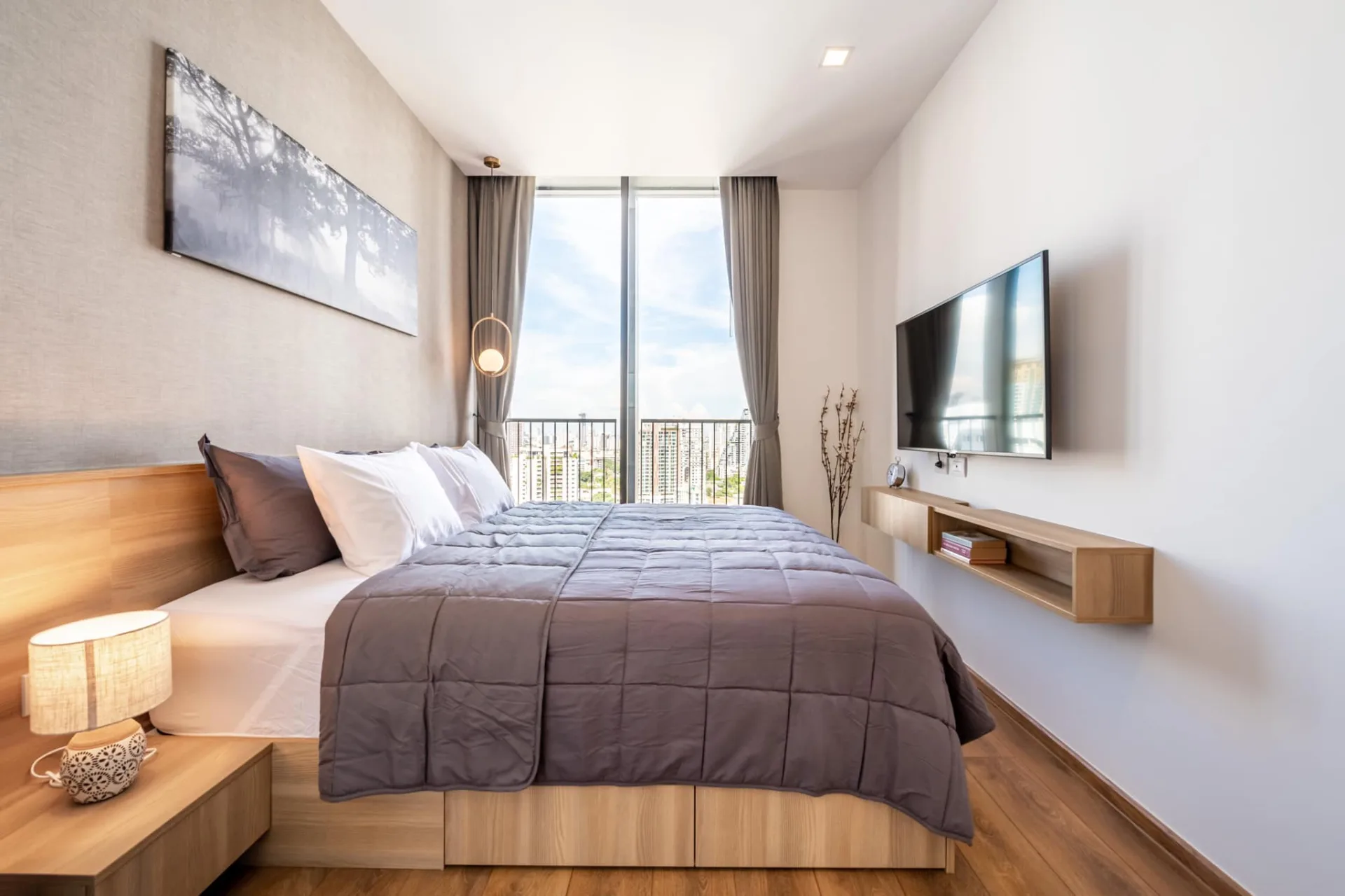 Property photos for Noble BE 33