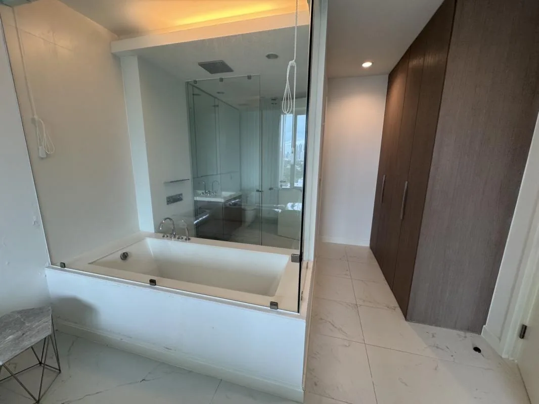 Property photos for 185 Rajadamri