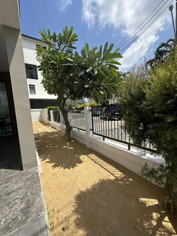Property photos for Bless Town Sukhumvit 50