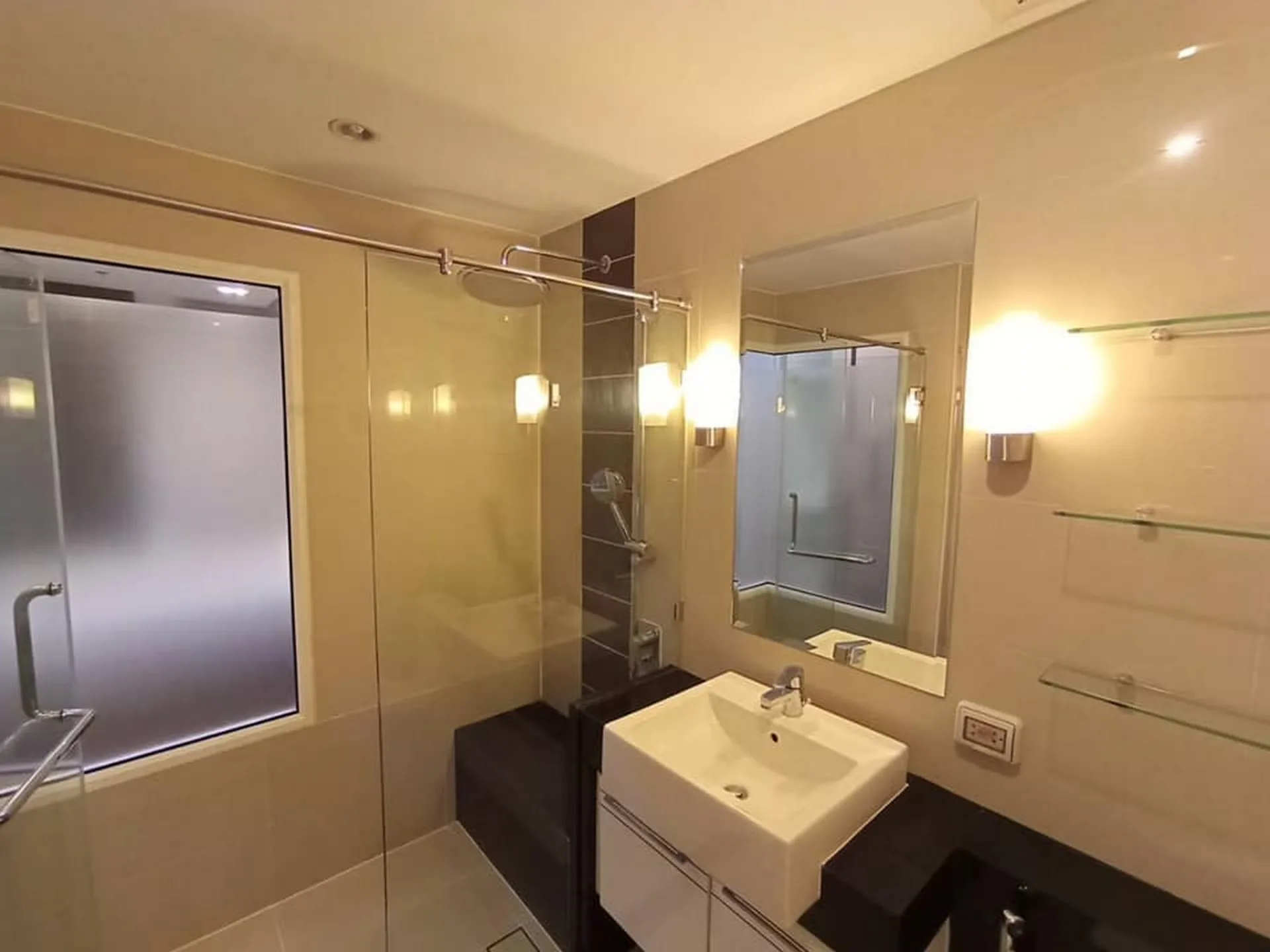 Property photos for Supalai Premier Place Asoke