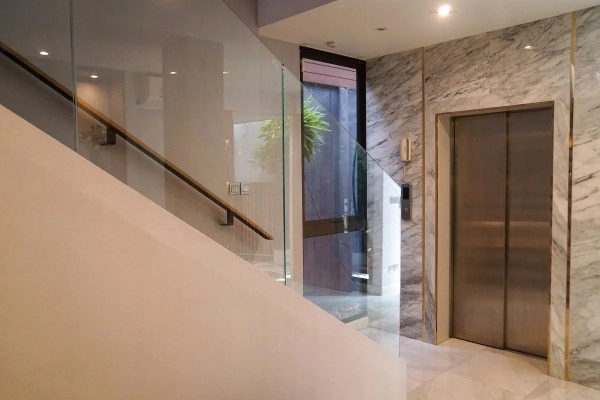 Property photos for Arna Ekamai