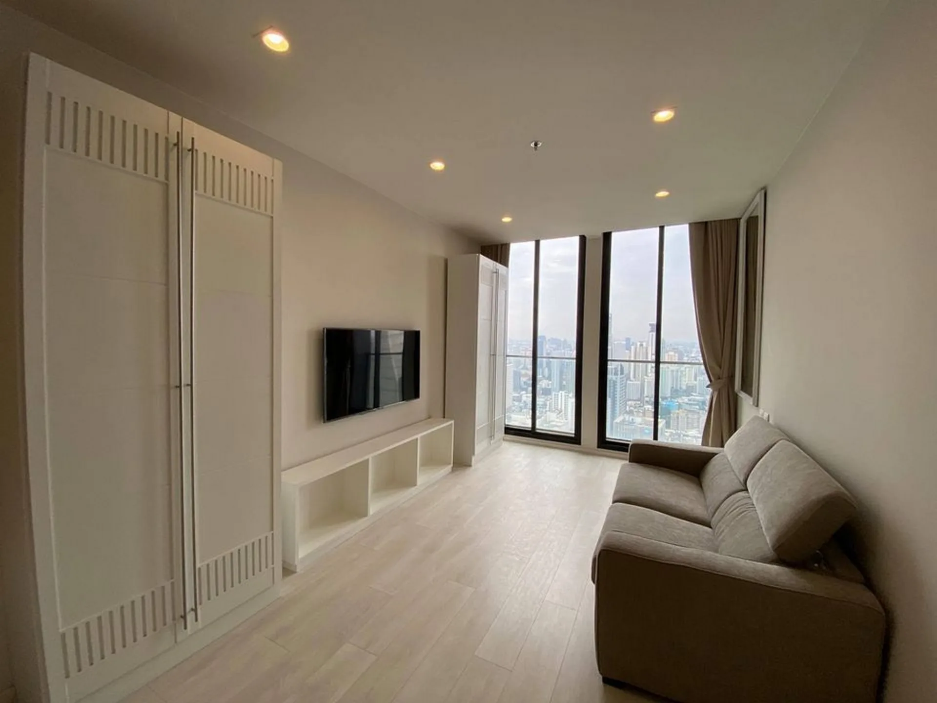 Property photos for Noble Ploenchit