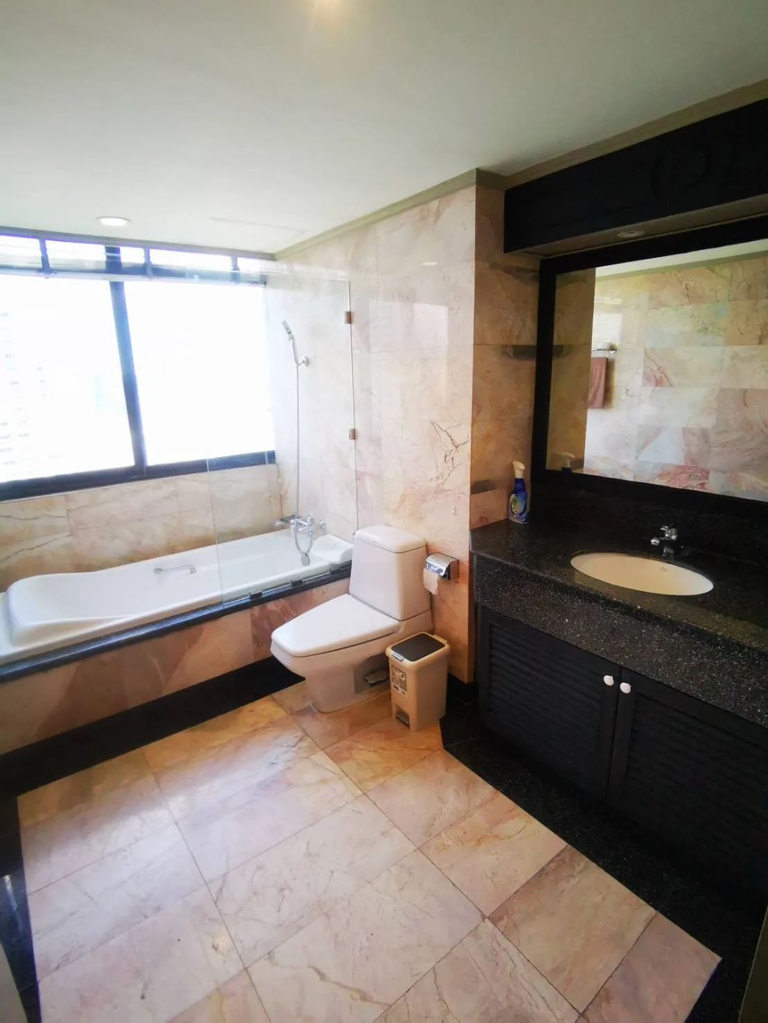 Property photos for Lake Avenue 16