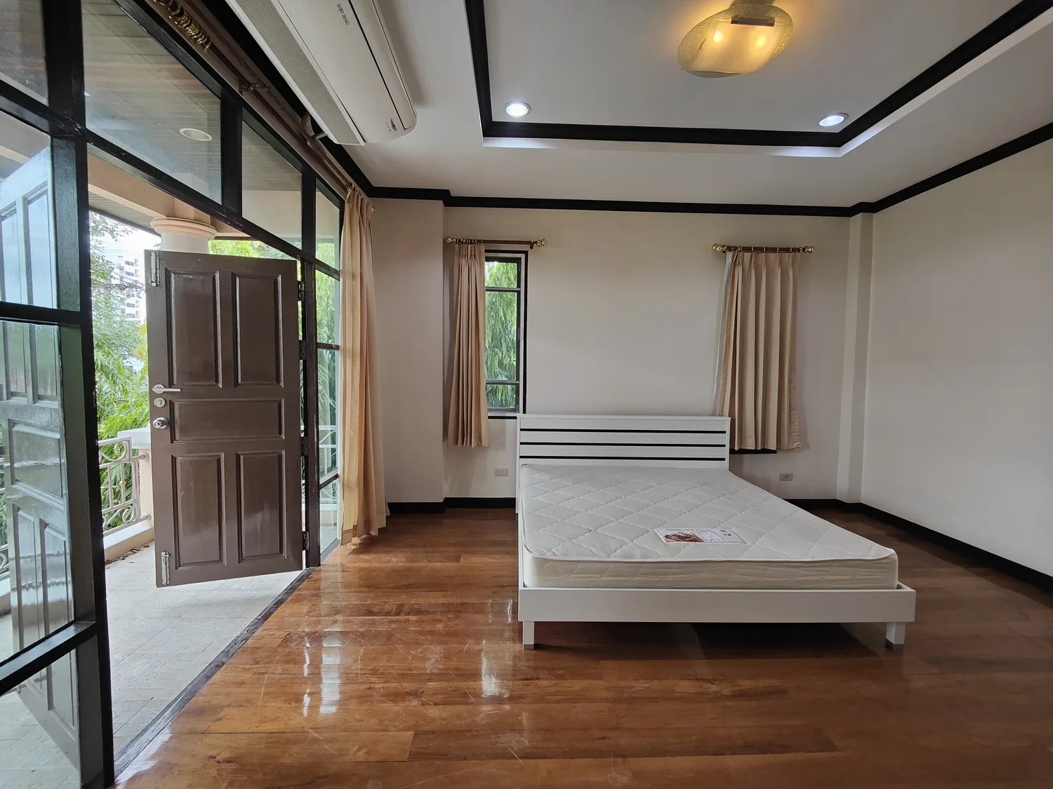 Property photos for Single House Charoen Mit 25