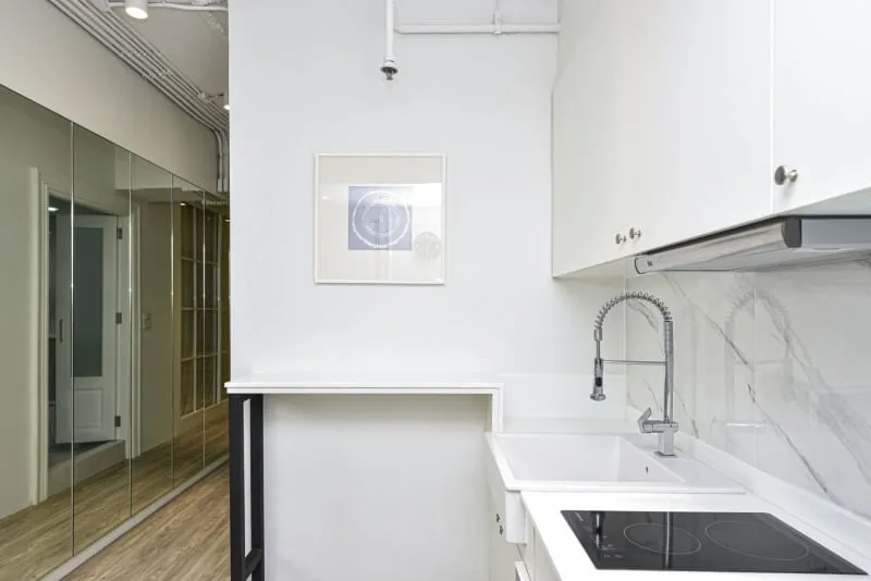 Property photos for State Tower